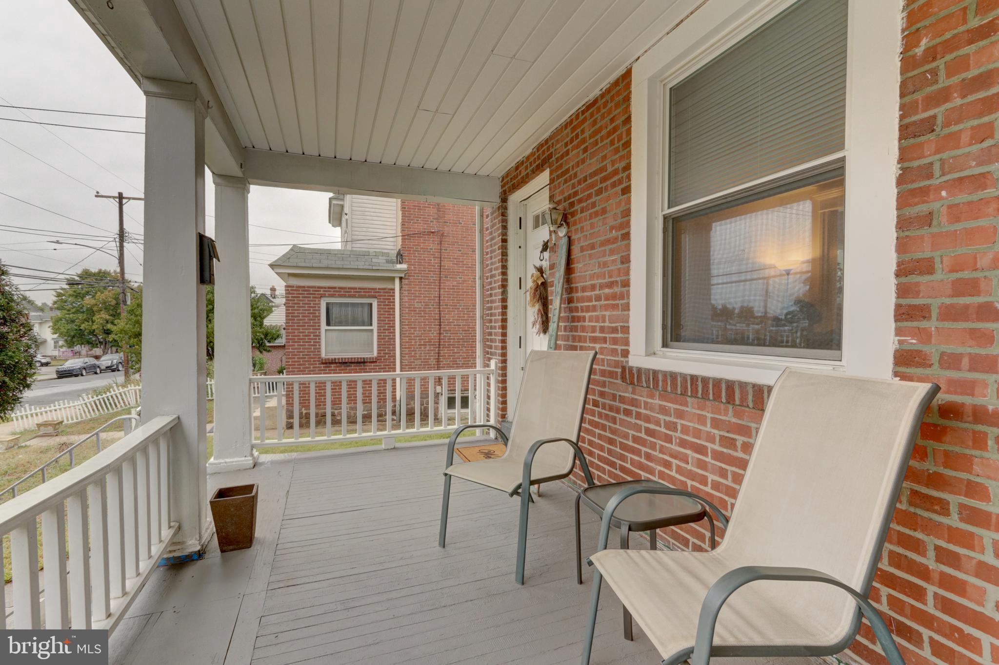 325 W WOOD STREET