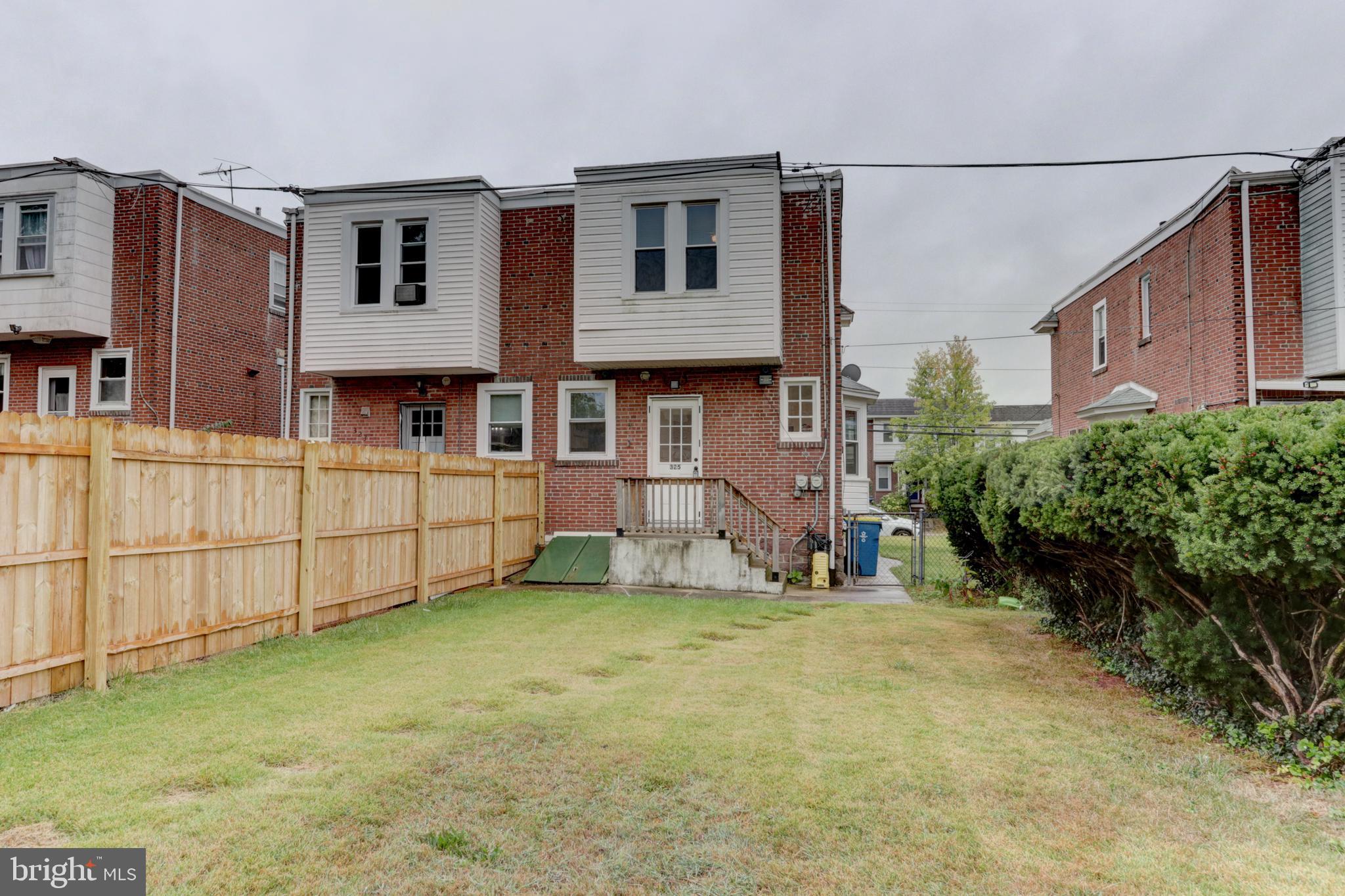 325 W WOOD STREET