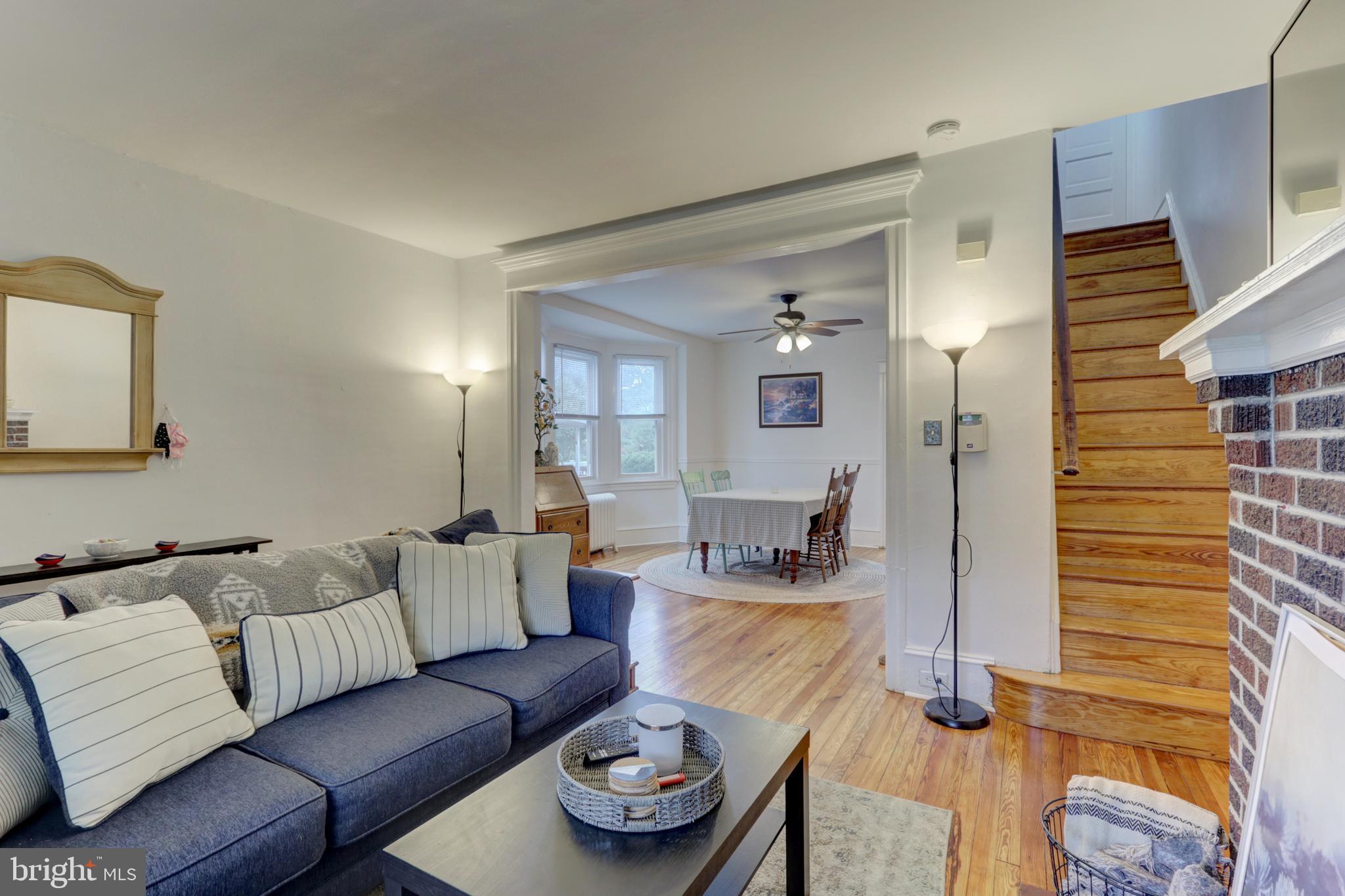 325 W WOOD STREET