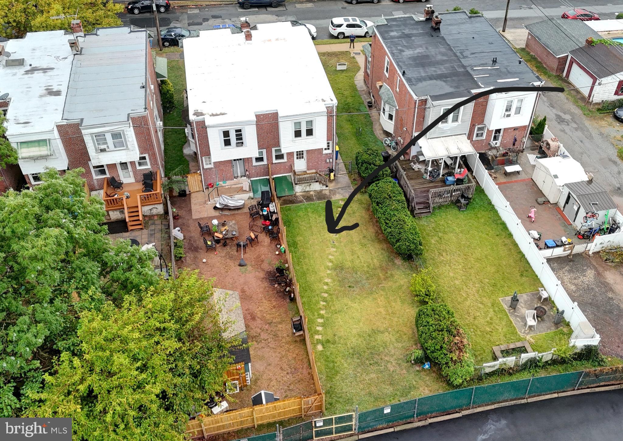 325 W WOOD STREET
