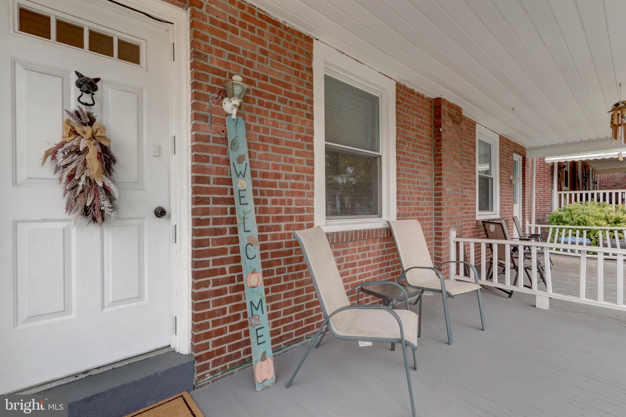 325 W WOOD STREET