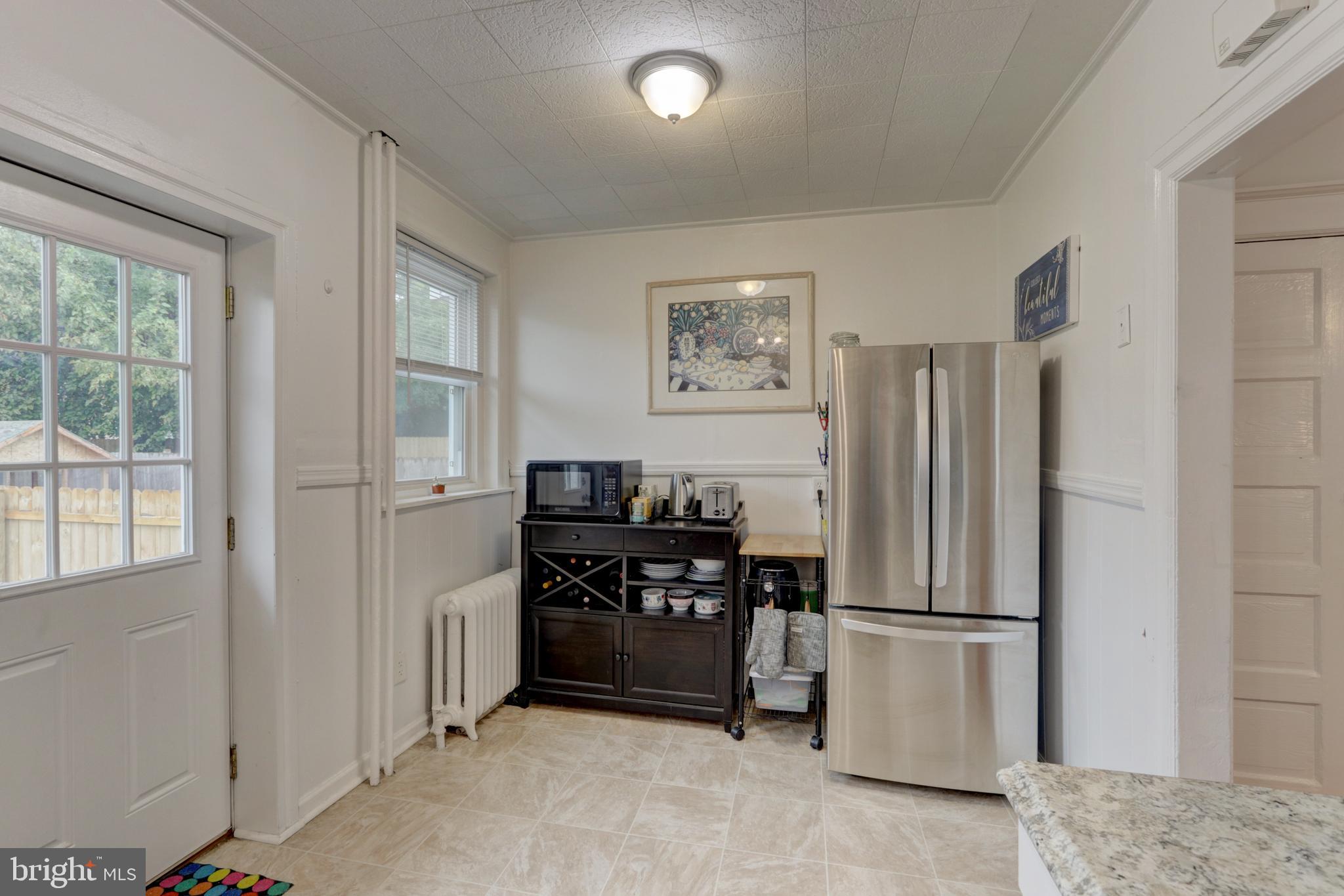 325 W WOOD STREET