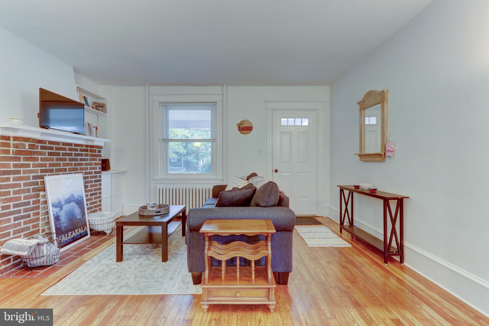 325 W WOOD STREET