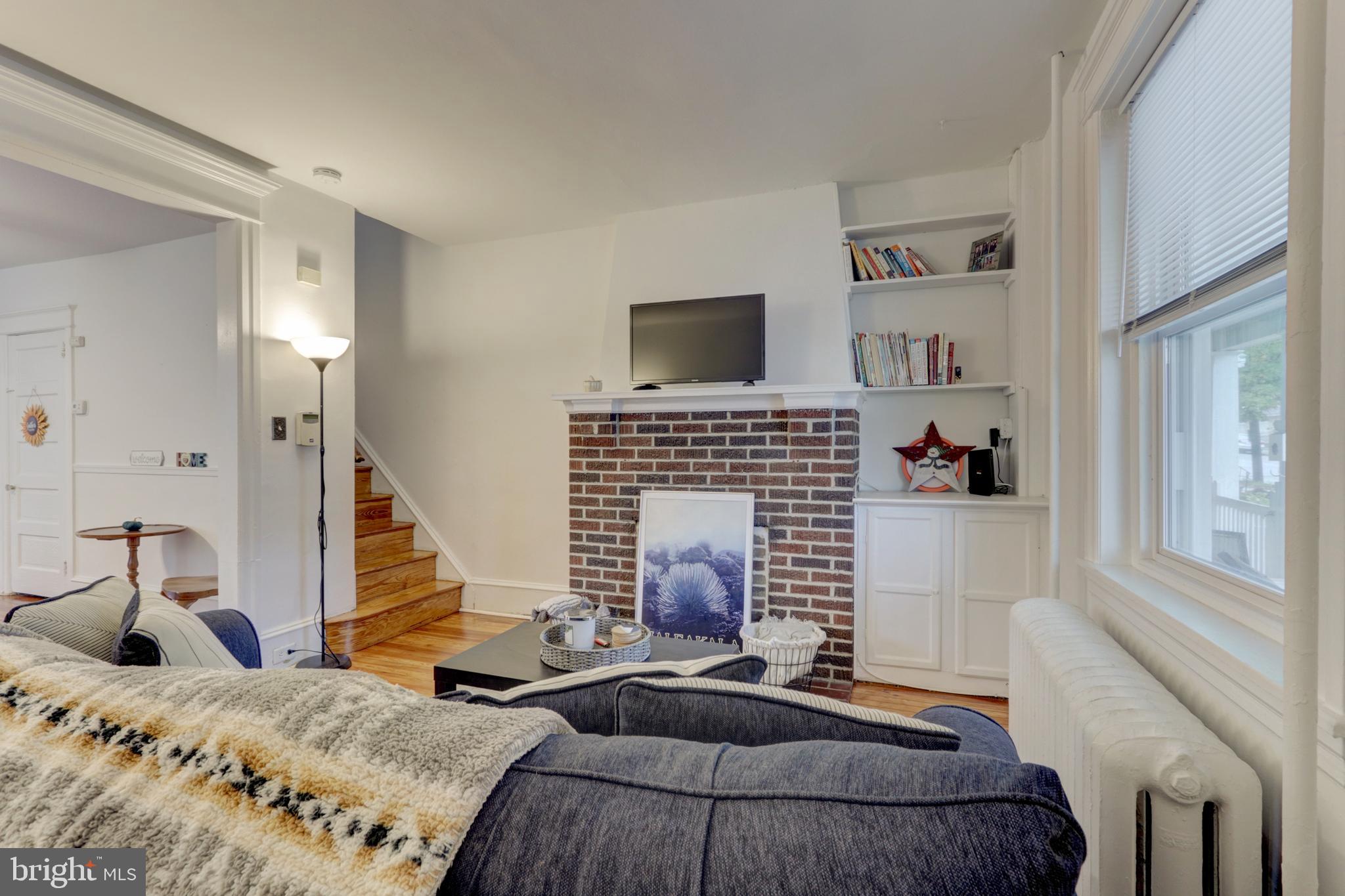 325 W WOOD STREET