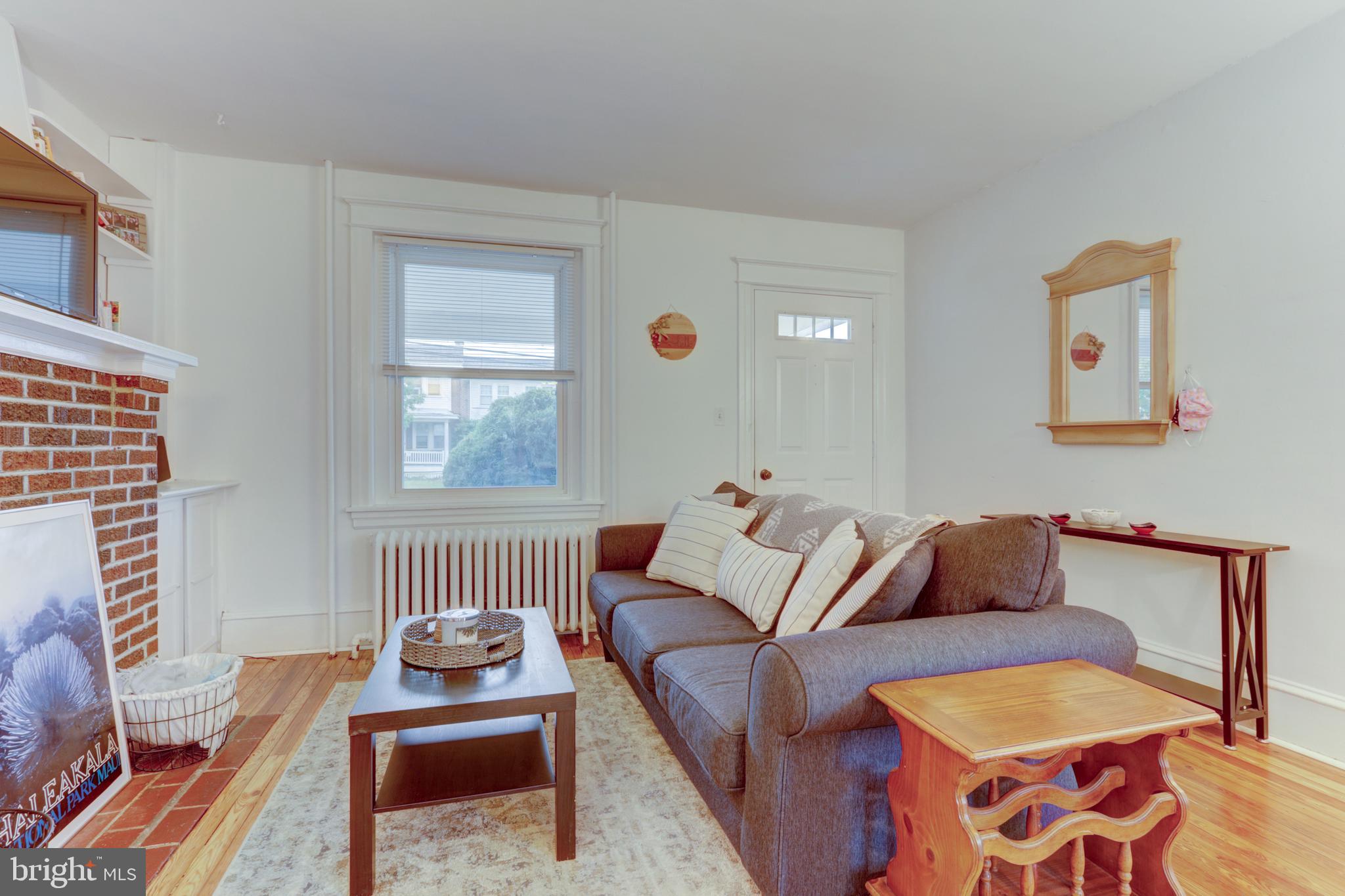 325 W WOOD STREET