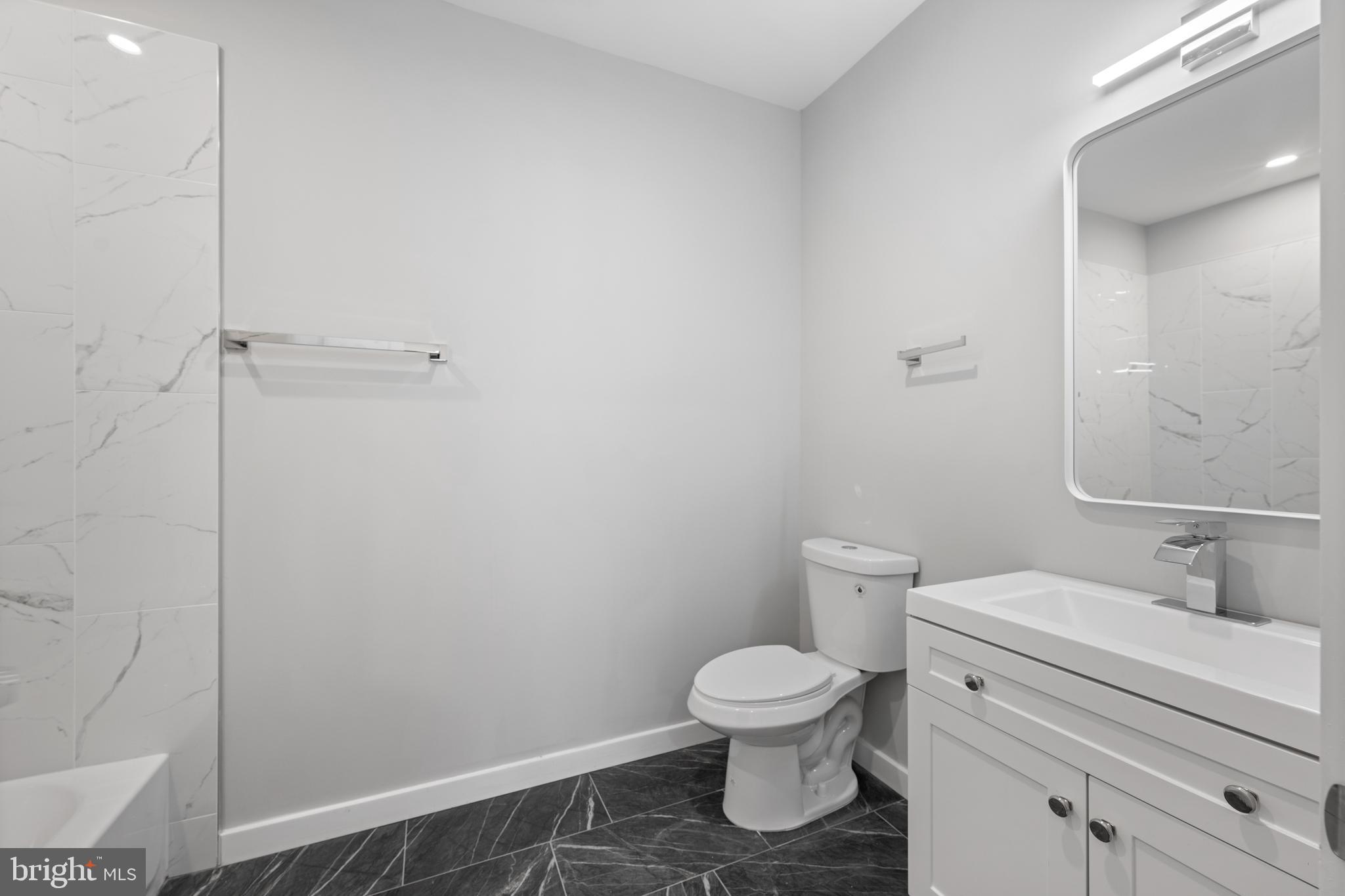 36 N NARBERTH AVENUE 2B