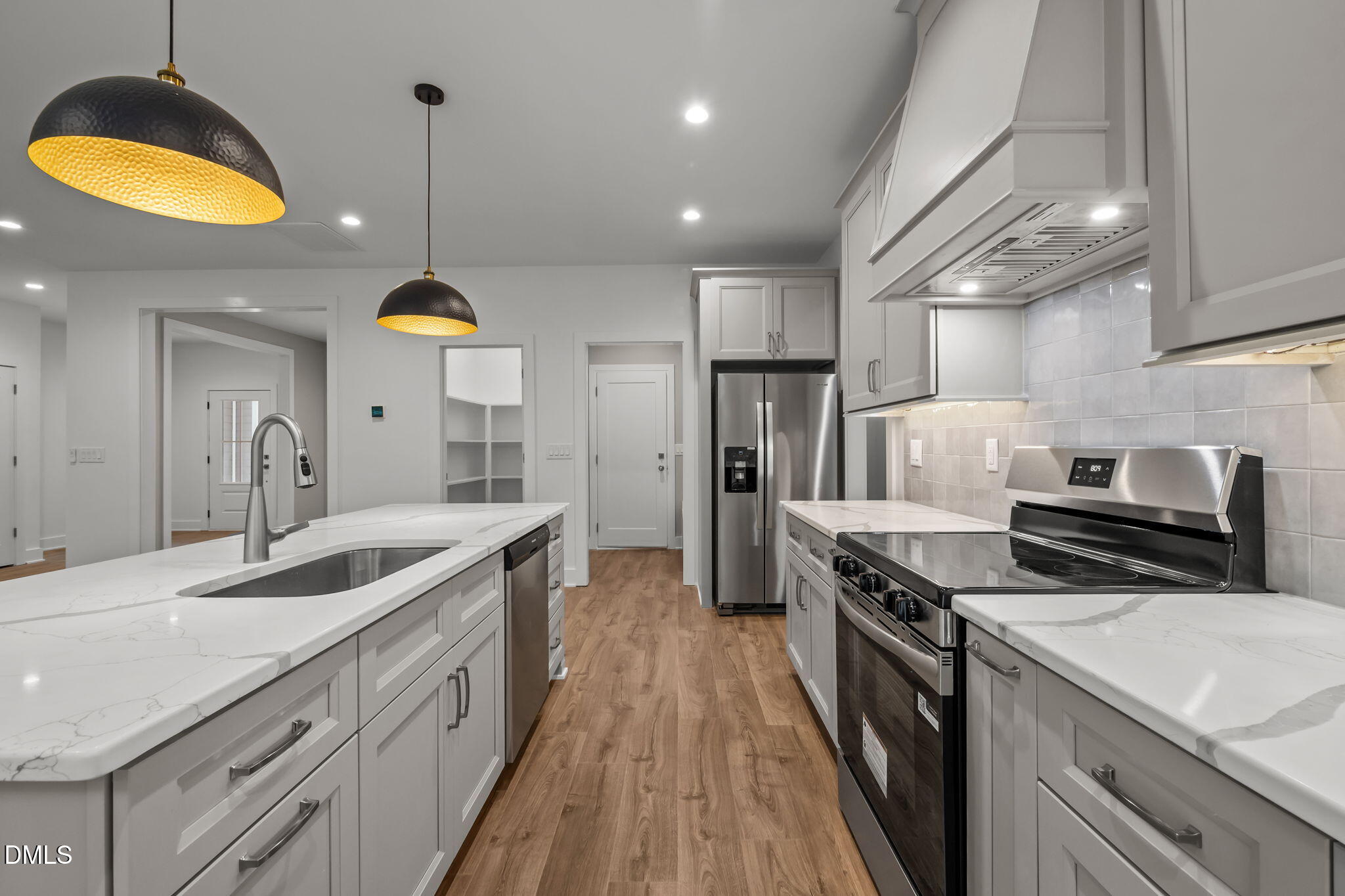 407 & 405 Watson Street