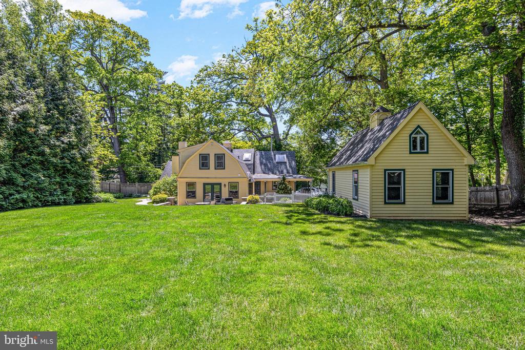 231 W VALLEY ROAD