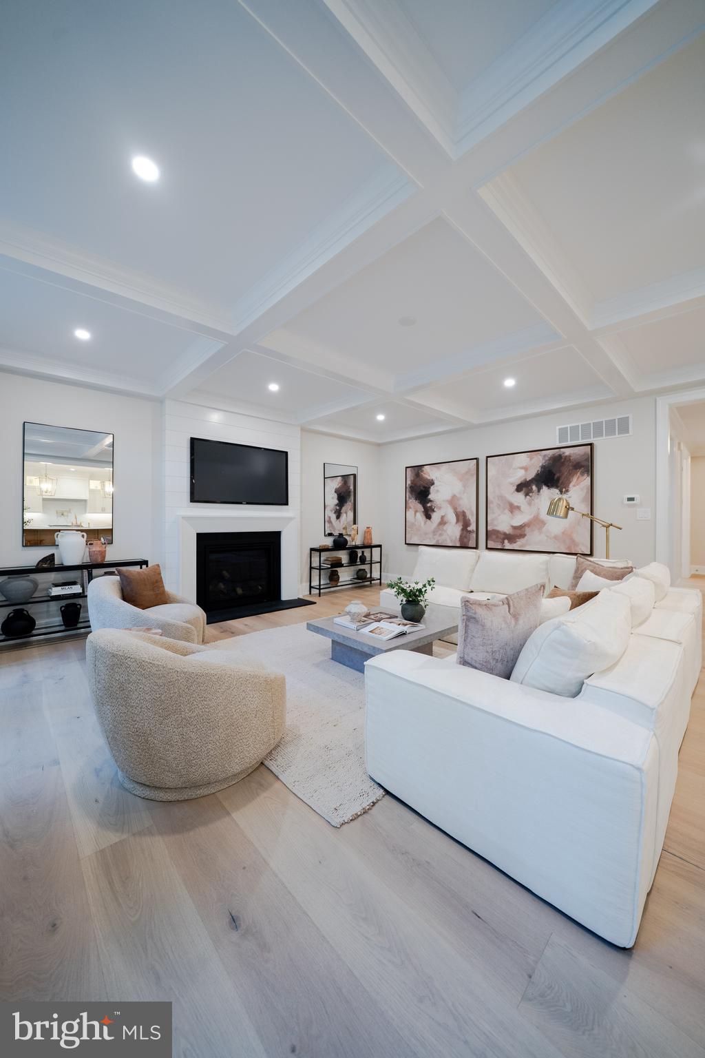 1343 THOMAS ROAD