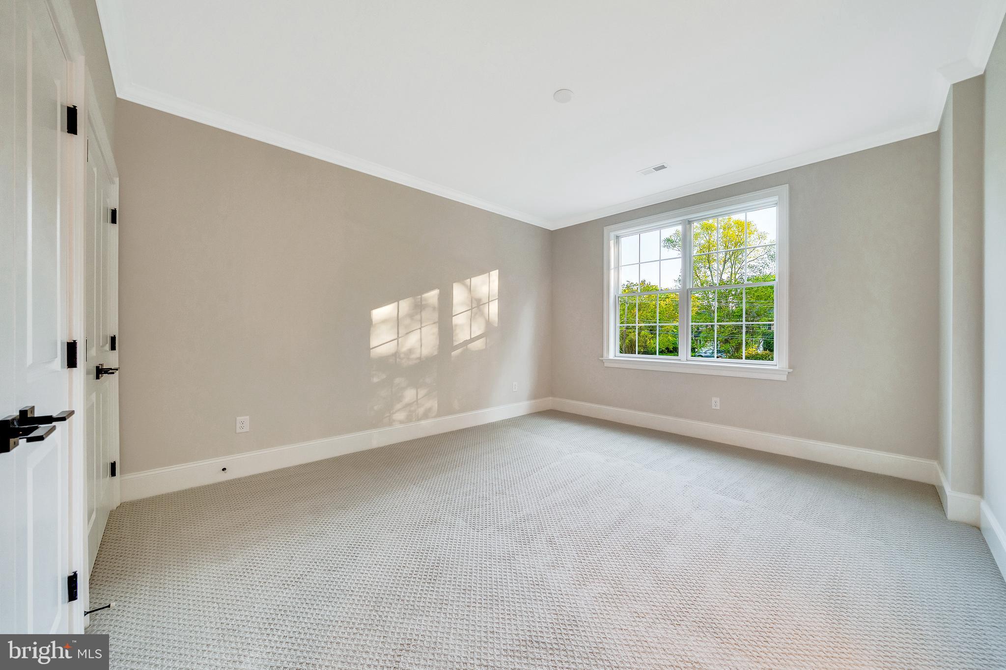 1343 THOMAS ROAD