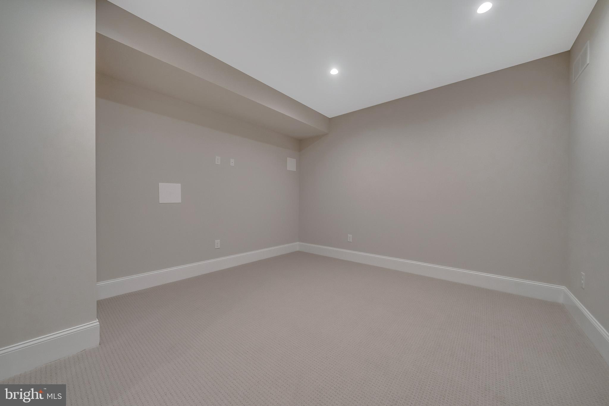 1343 THOMAS ROAD
