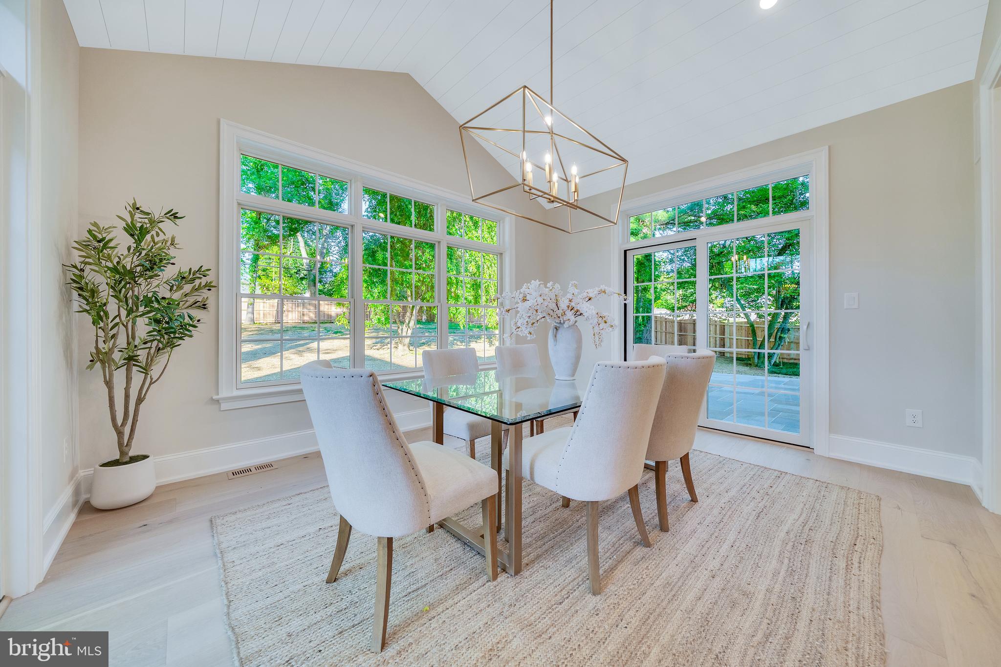 1343 THOMAS ROAD
