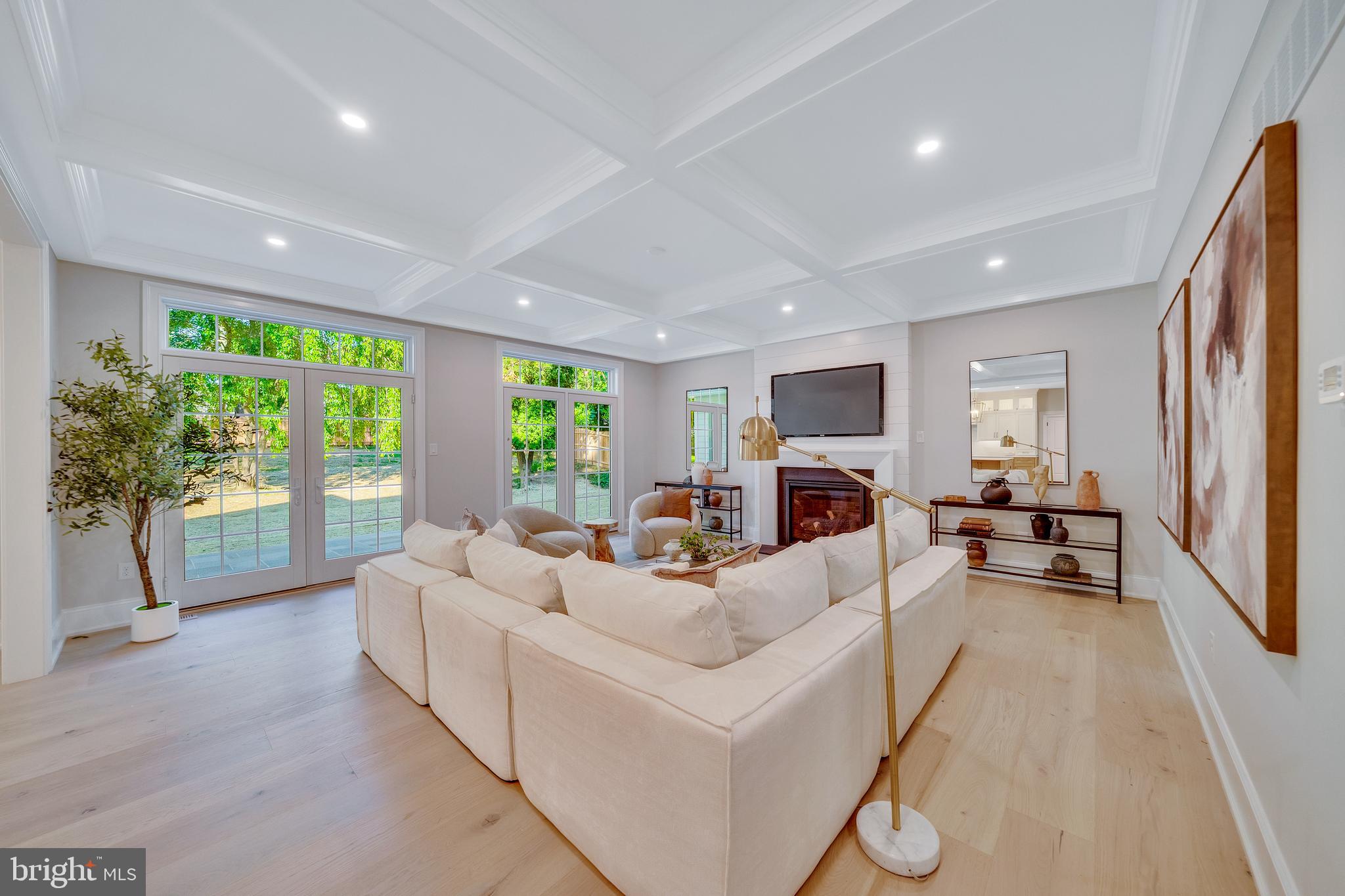1343 THOMAS ROAD