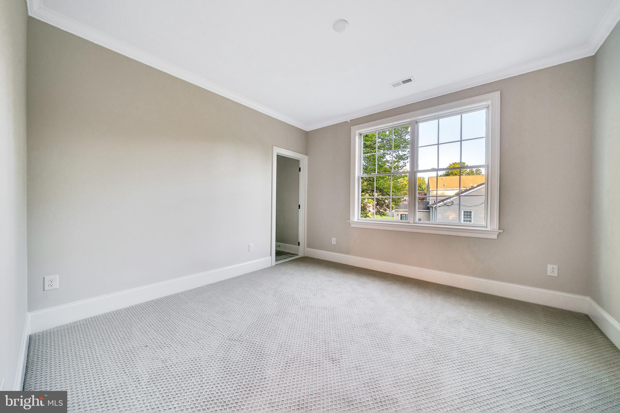 1343 THOMAS ROAD