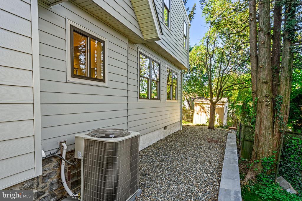 406 SAINT DAVIDS AVENUE