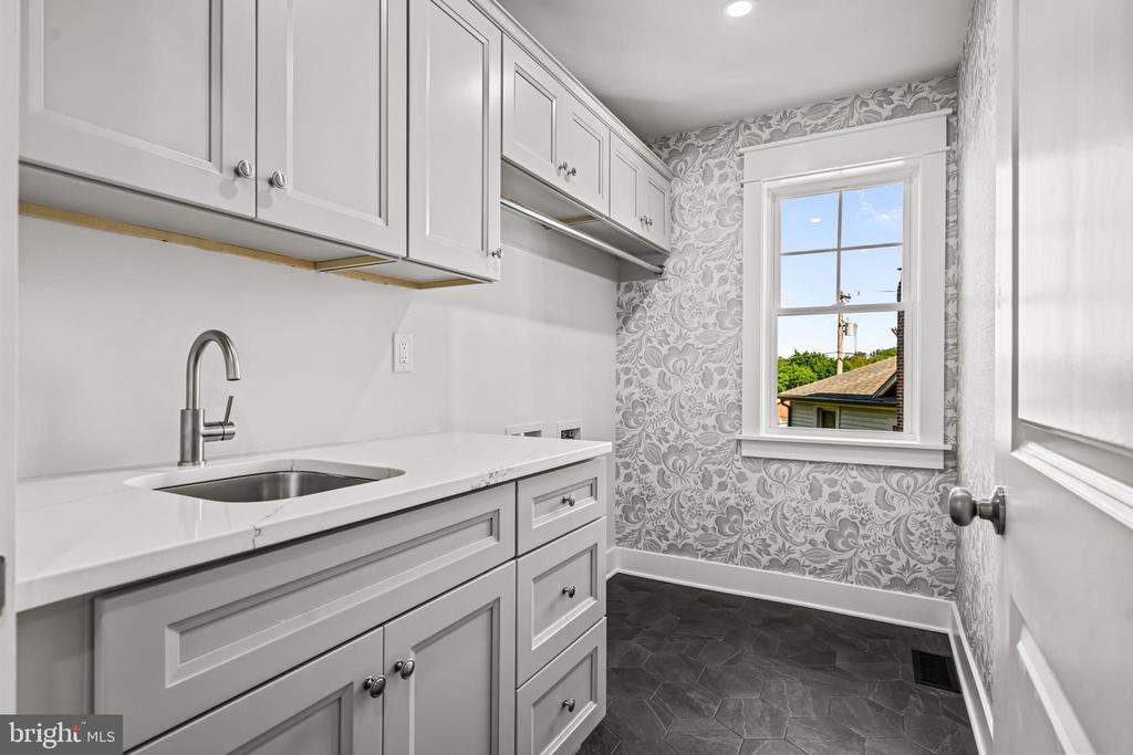 406 SAINT DAVIDS AVENUE