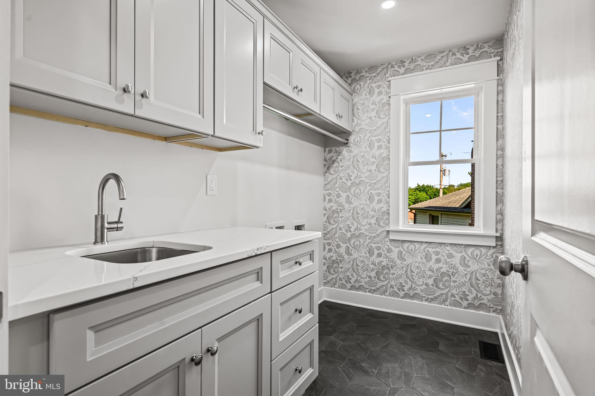 406 SAINT DAVIDS AVENUE