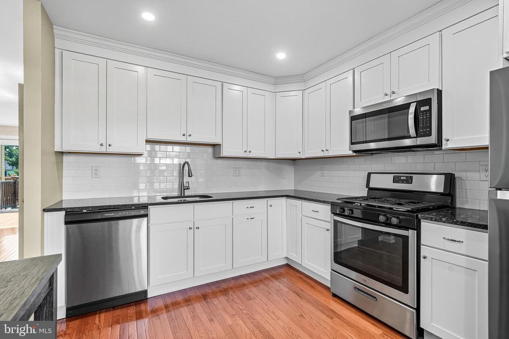 303 SCOLA ROAD