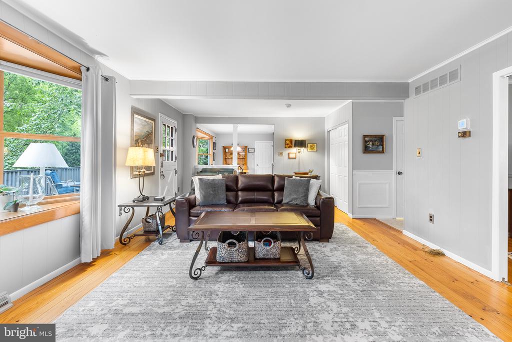 554 APPLEWOOD DRIVE