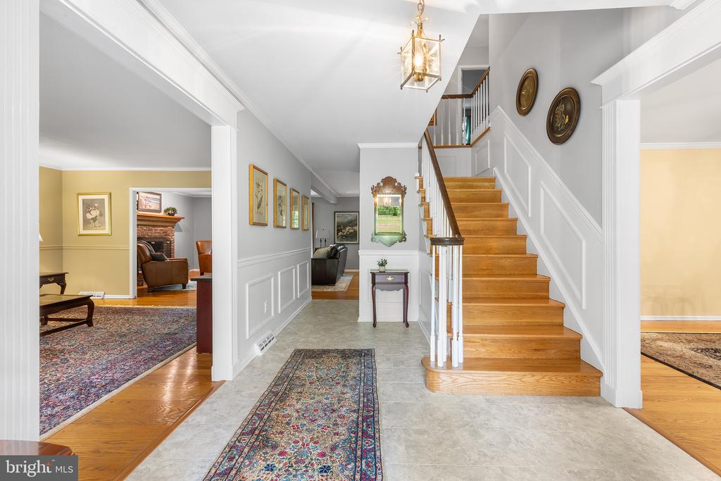 554 APPLEWOOD DRIVE