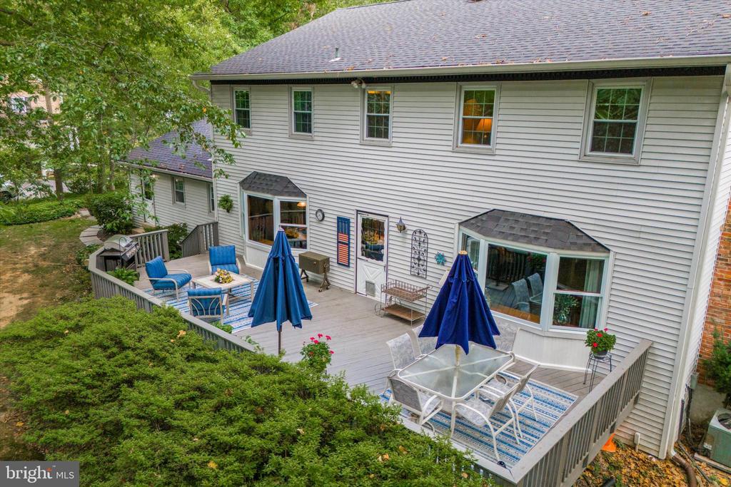 554 APPLEWOOD DRIVE