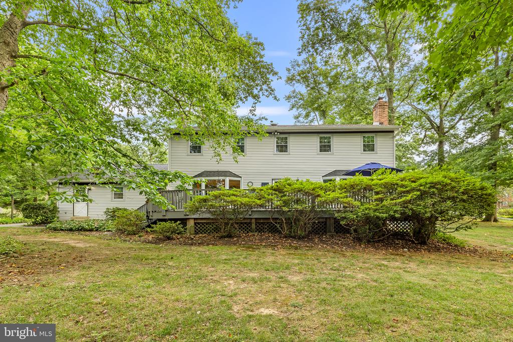 554 APPLEWOOD DRIVE