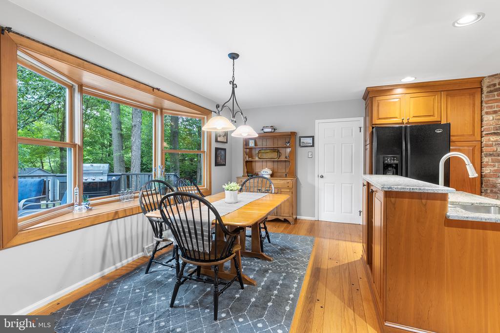 554 APPLEWOOD DRIVE