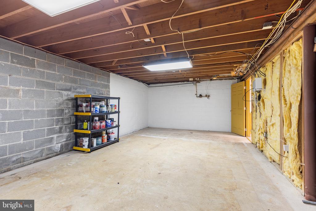 554 APPLEWOOD DRIVE