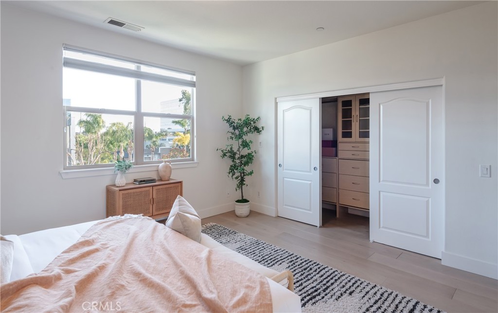 5405 W 149th Place 4