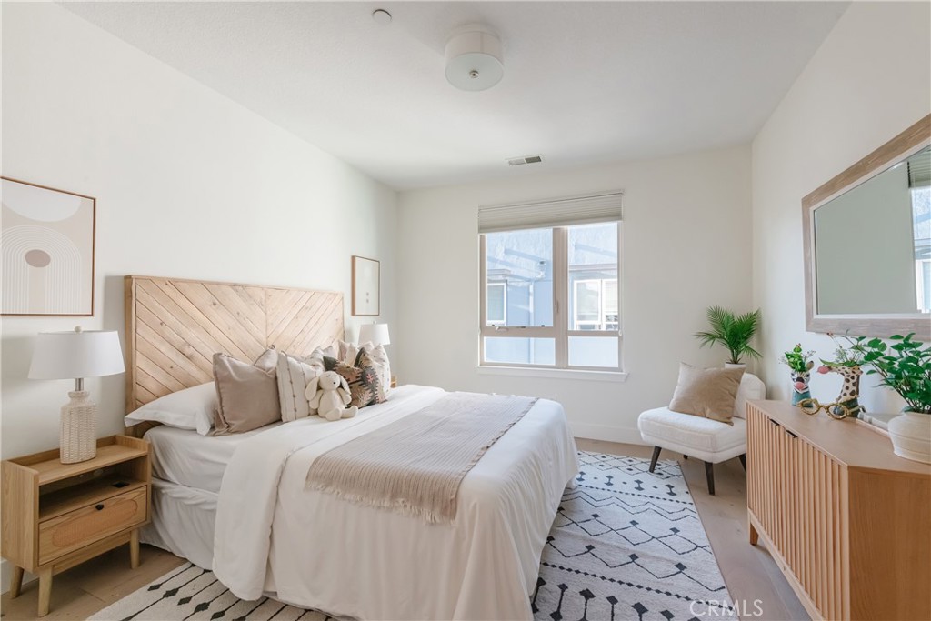 5405 W 149th Place 4