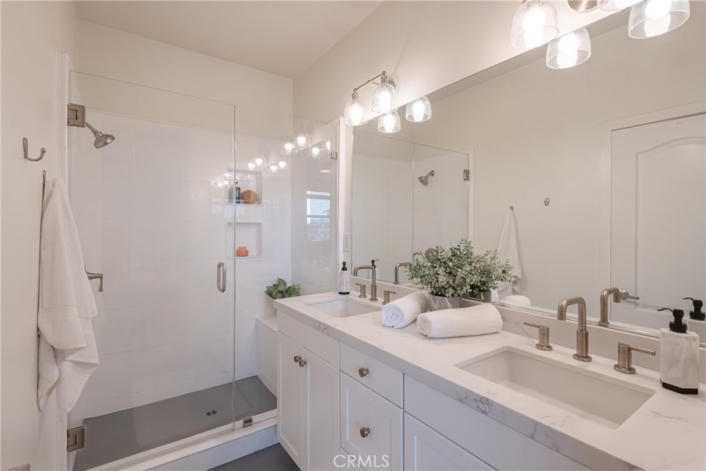 5405 W 149th Place 4