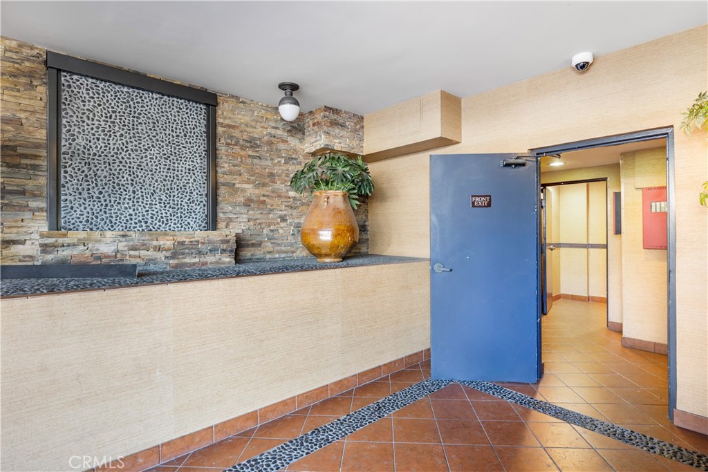 12130 Ohio Avenue 307
