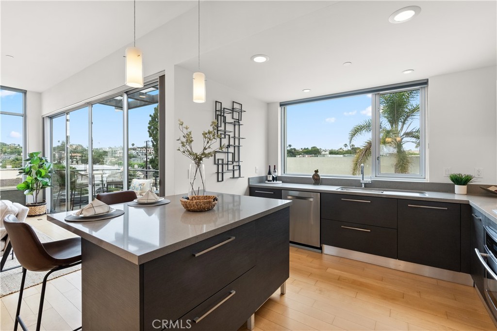 932 Manhattan Beach Blvd. B