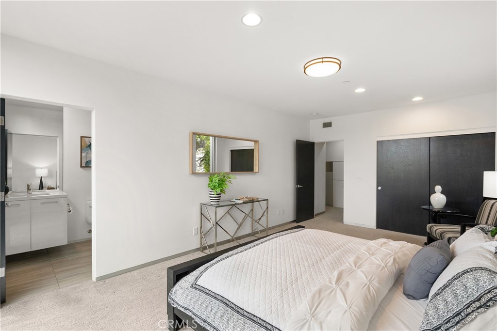 932 Manhattan Beach Blvd. B