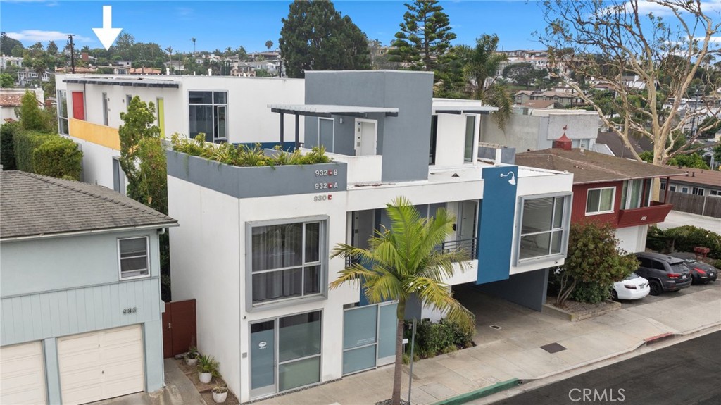 932 Manhattan Beach Blvd. B