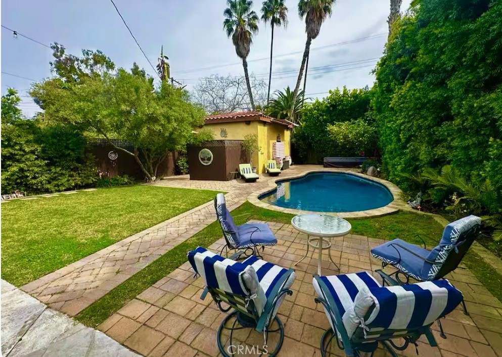 916 S Highland Avenue