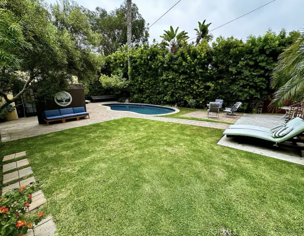 916 S Highland Avenue