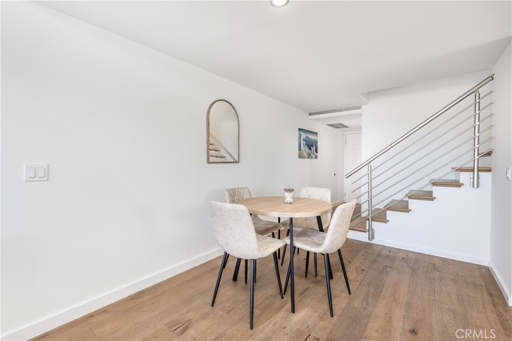 320 Hermosa Avenue 202