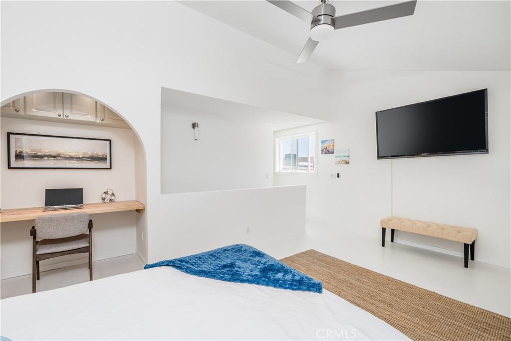 320 Hermosa Avenue 202