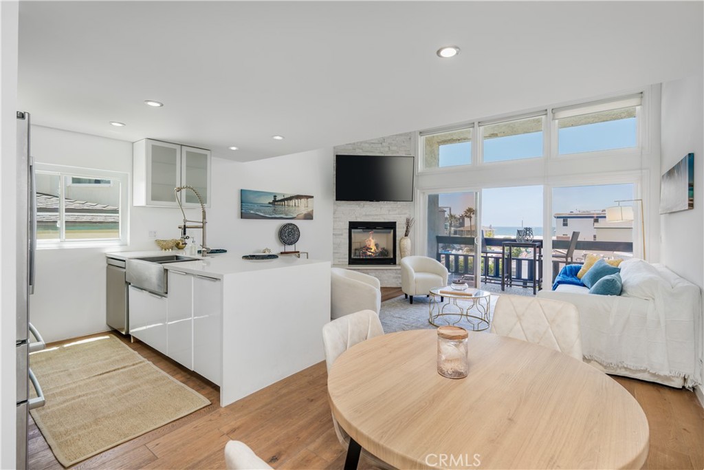 320 Hermosa Avenue 202