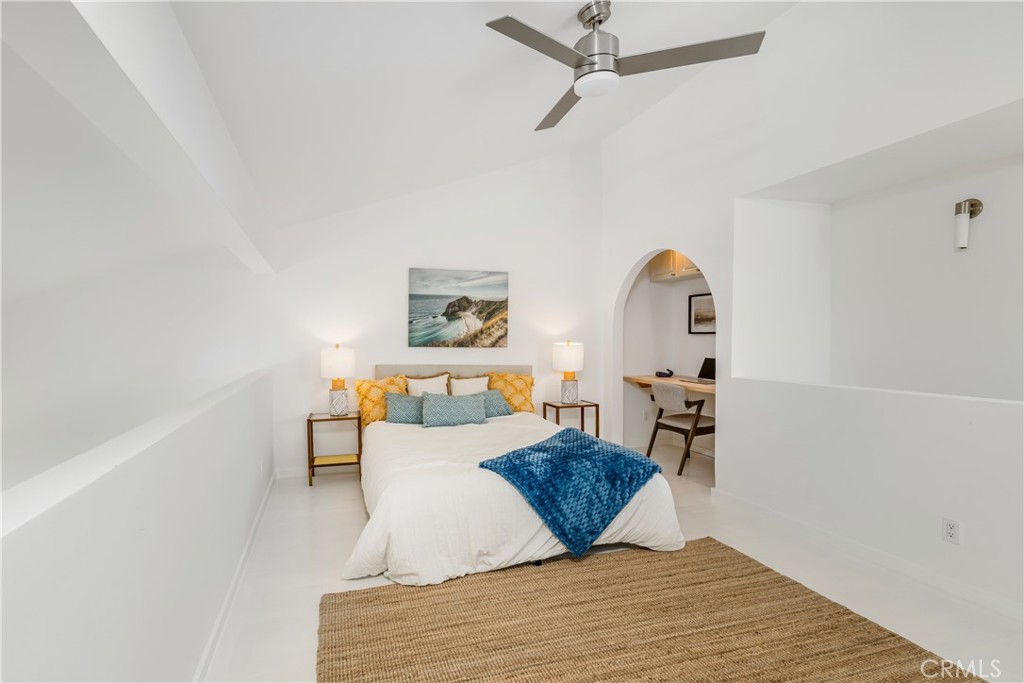 320 Hermosa Avenue 202