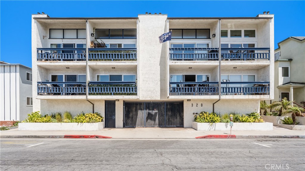 320 Hermosa Avenue 202