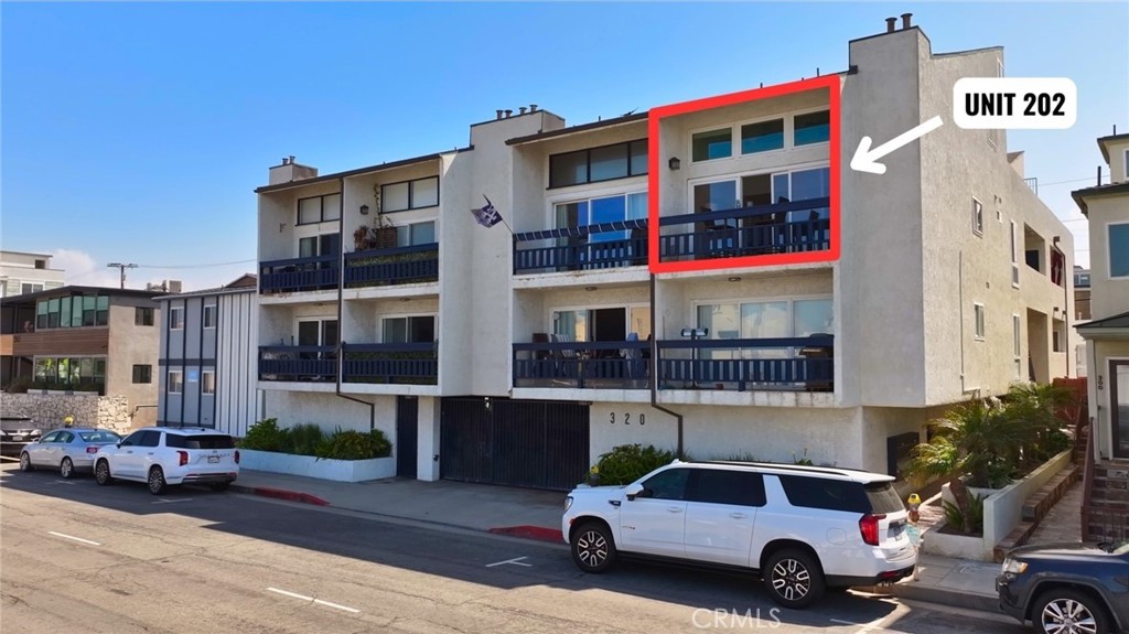 320 Hermosa Avenue 202