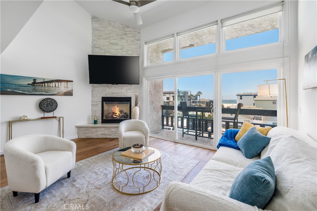 320 Hermosa Avenue 202