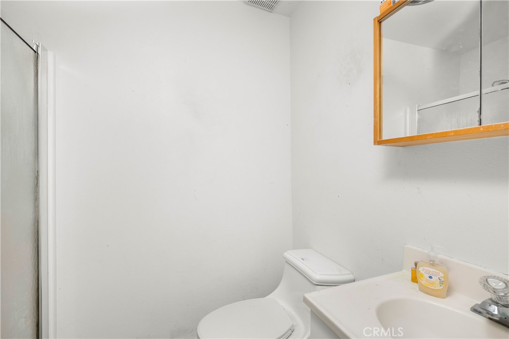 1468 W 37th
