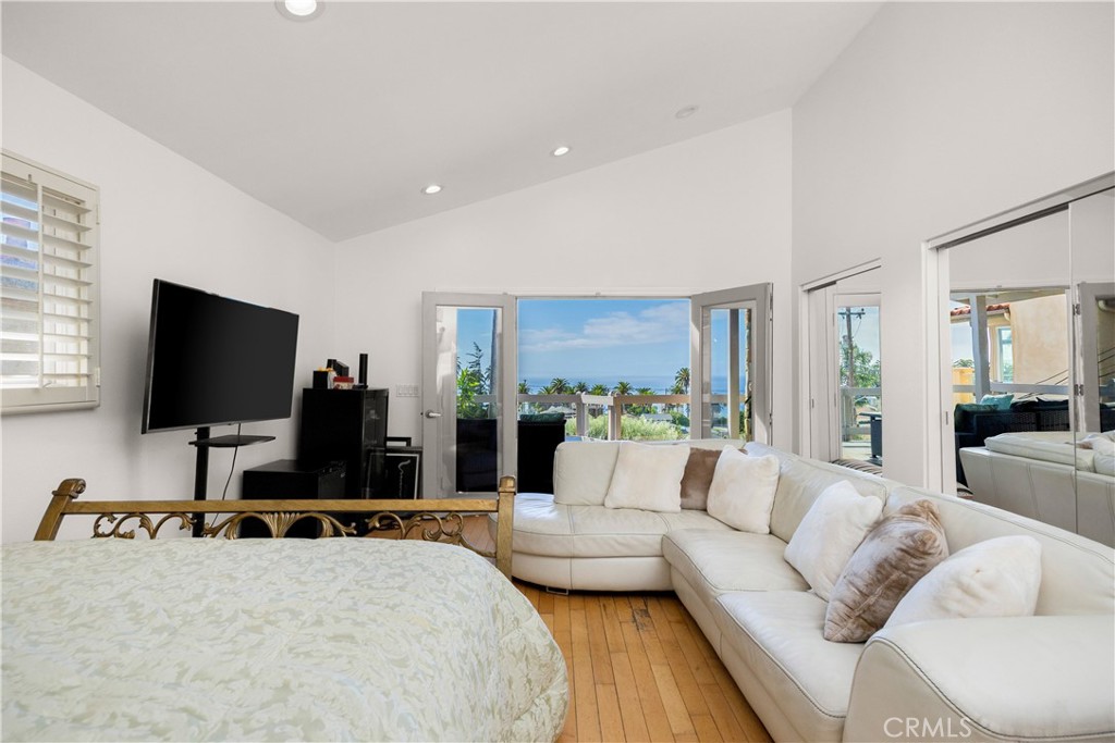1468 W 37th