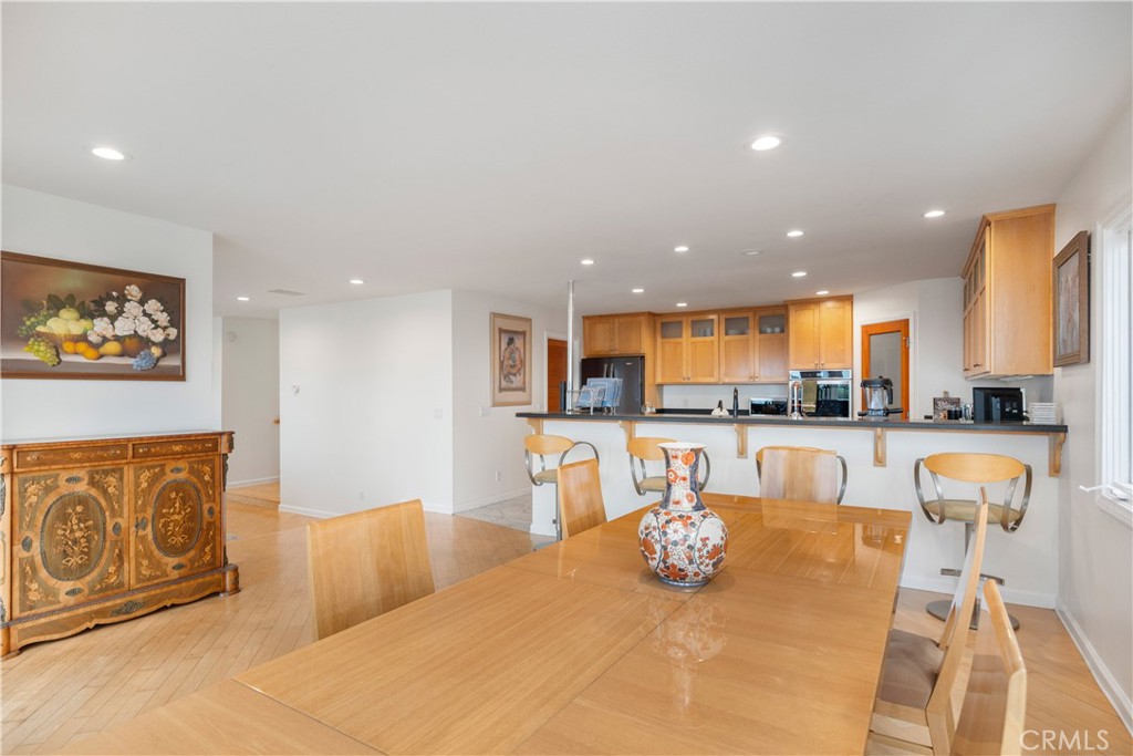 1468 W 37th