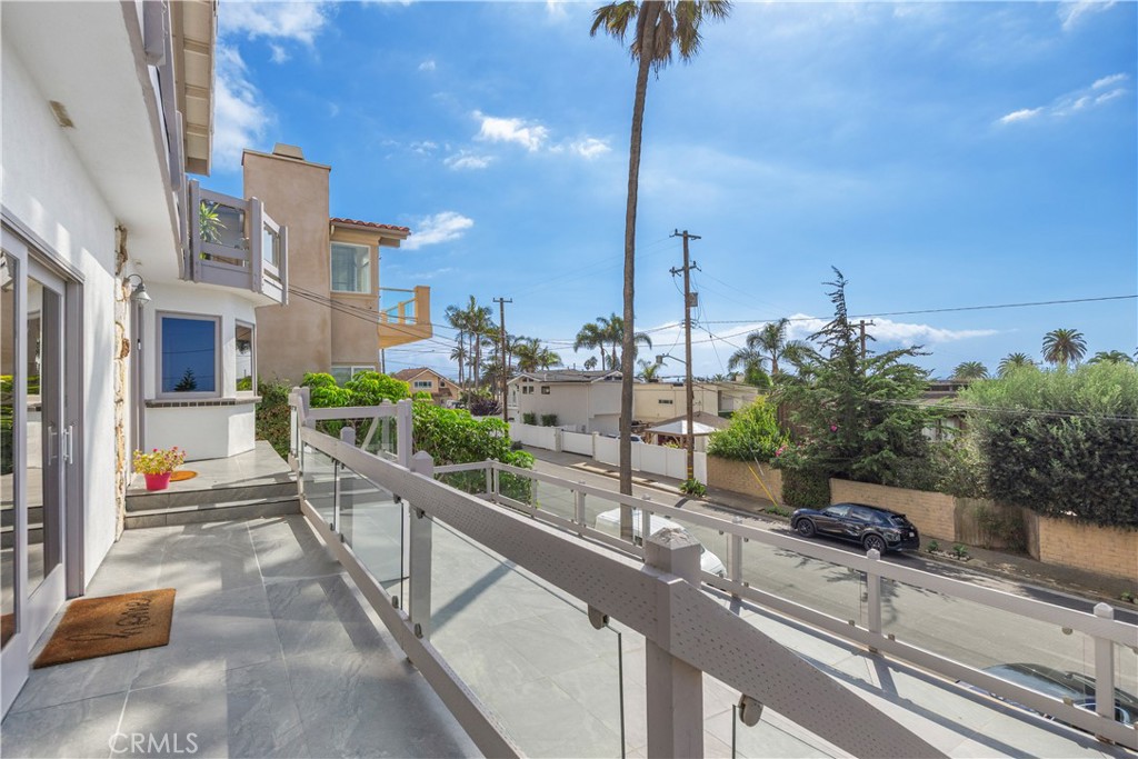 1468 W 37th