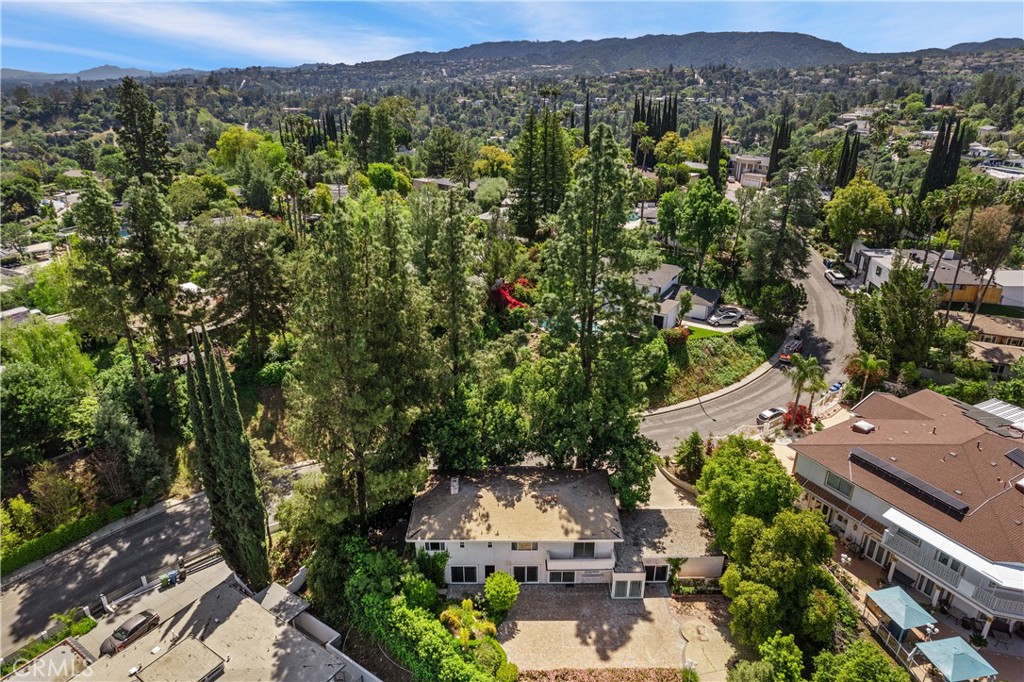 4931 Tarzana Woods Drive