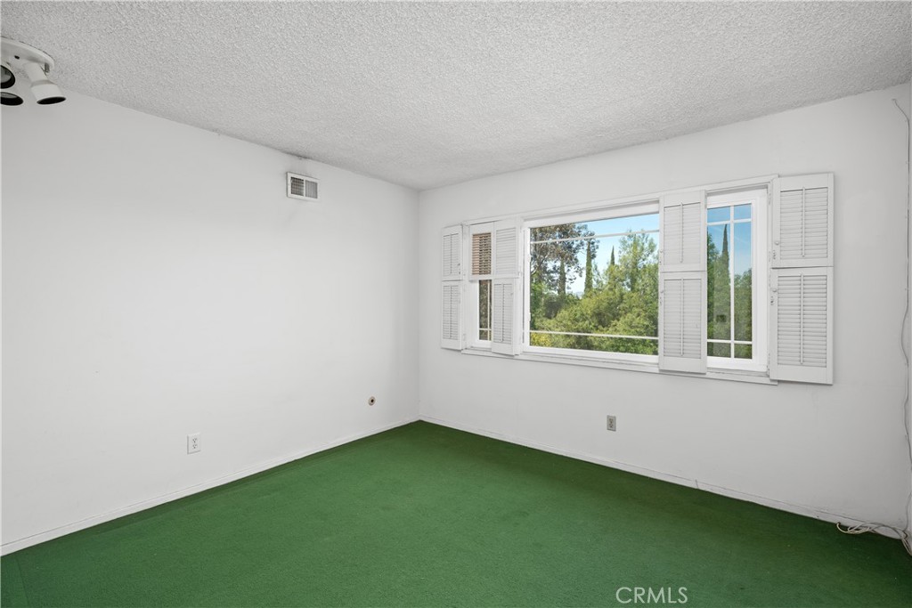 4931 Tarzana Woods Drive